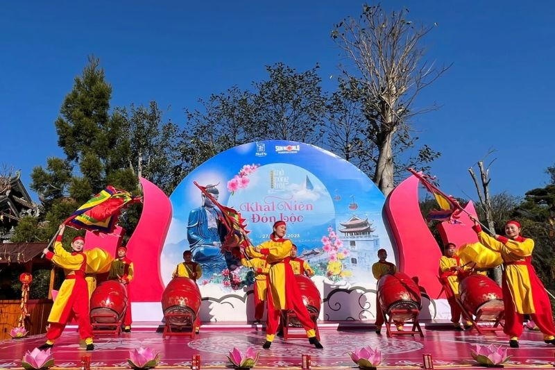 Lễ hội mở cổng trời được tổ chức hàng năm với sự tham gia của rất nhiều Phật Tử và người dân địa phương